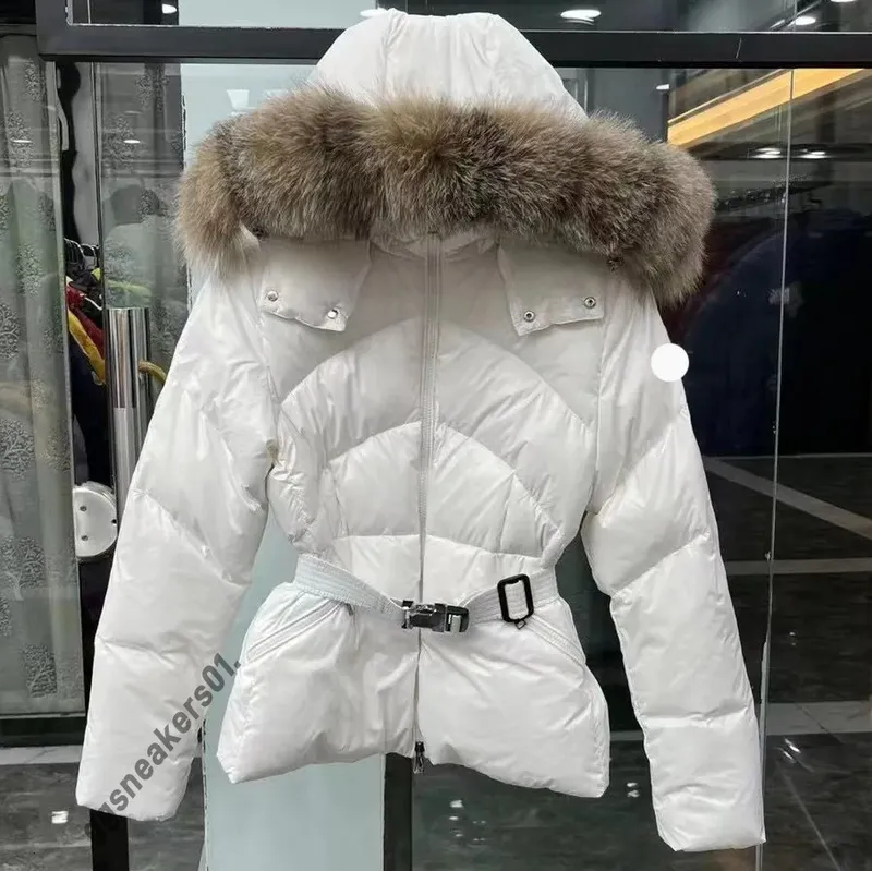 Chaqueta de invierno de lujo para mujer fw22 diseñador chaqueta follar de piel abrigos de pelaje real collar de mapache parkas c